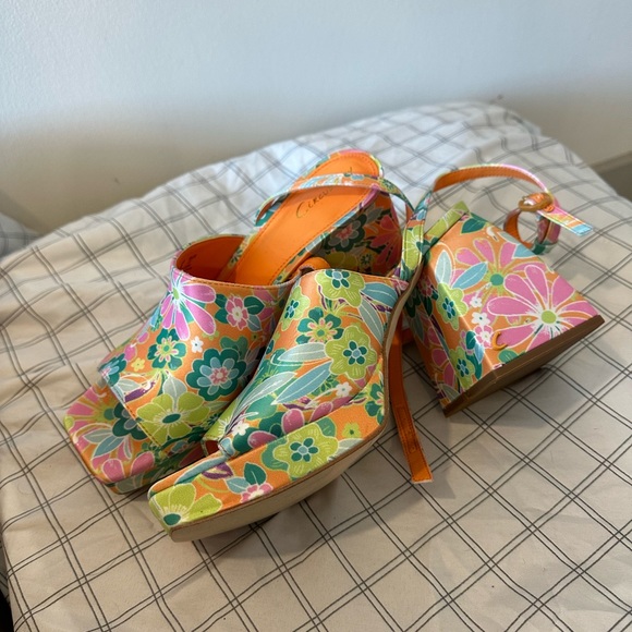 Flowers springs mules heels - Picture 3 of 3